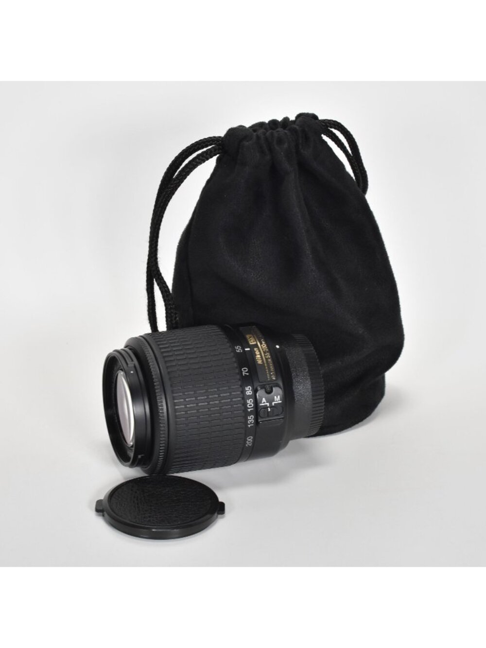 Nikon AF-S DX NIKKOR 55-200mm f/4-5.6G ED Zoom Lens with Bag Mint
